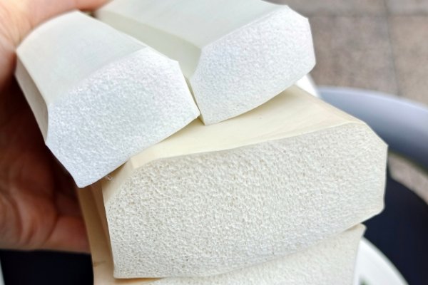 Sponge silicone Profile with chamfers