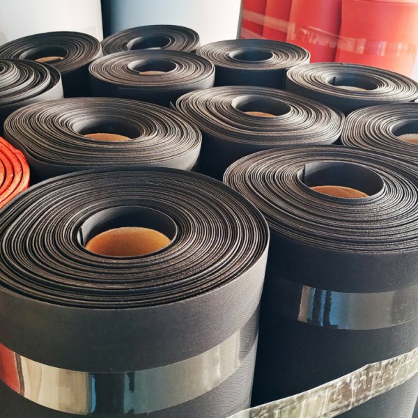 Black silicone sponge roll